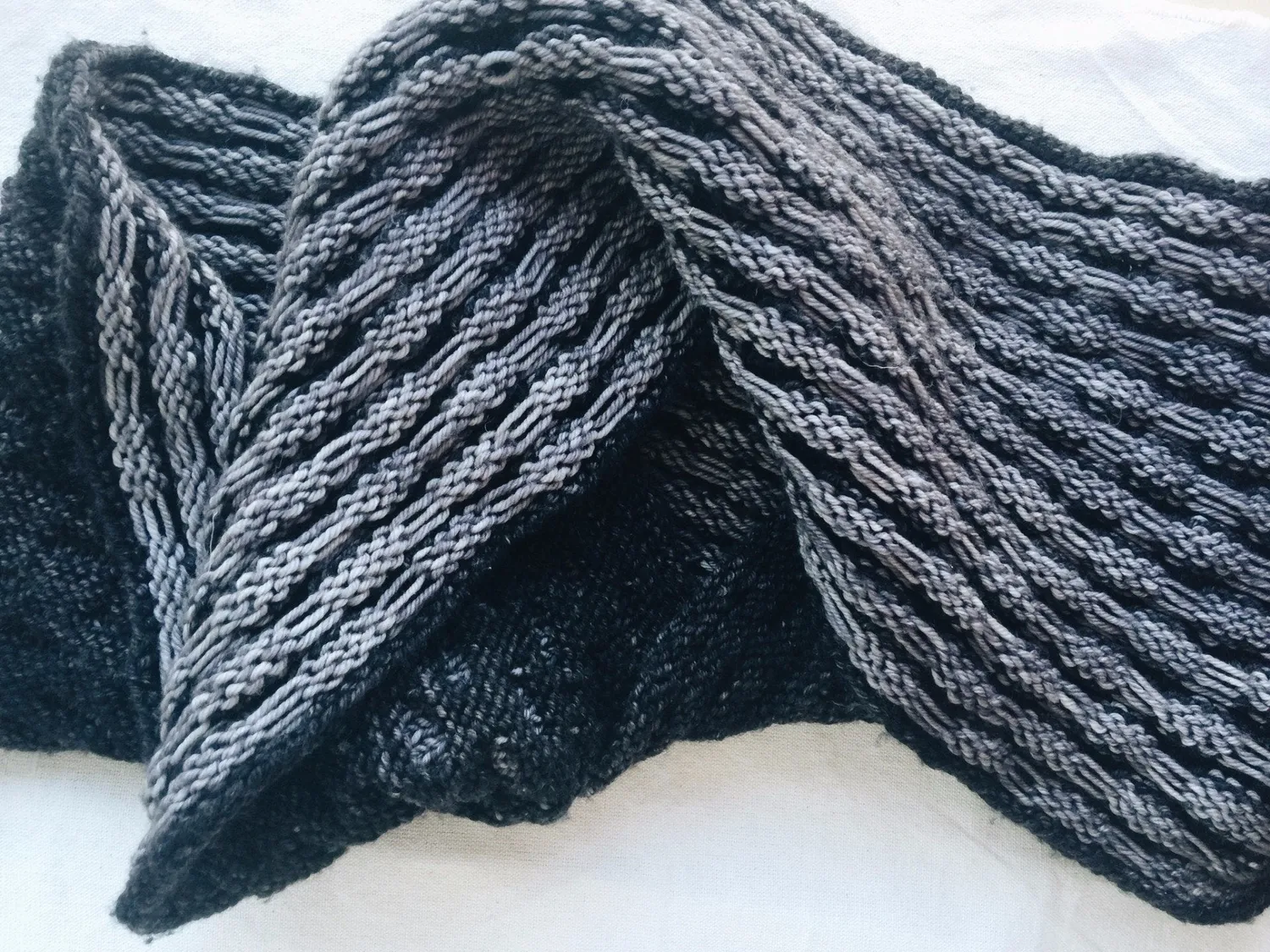 Madelinetosh Bauhaus Cowl Strickanleitung PDF Tosh DK