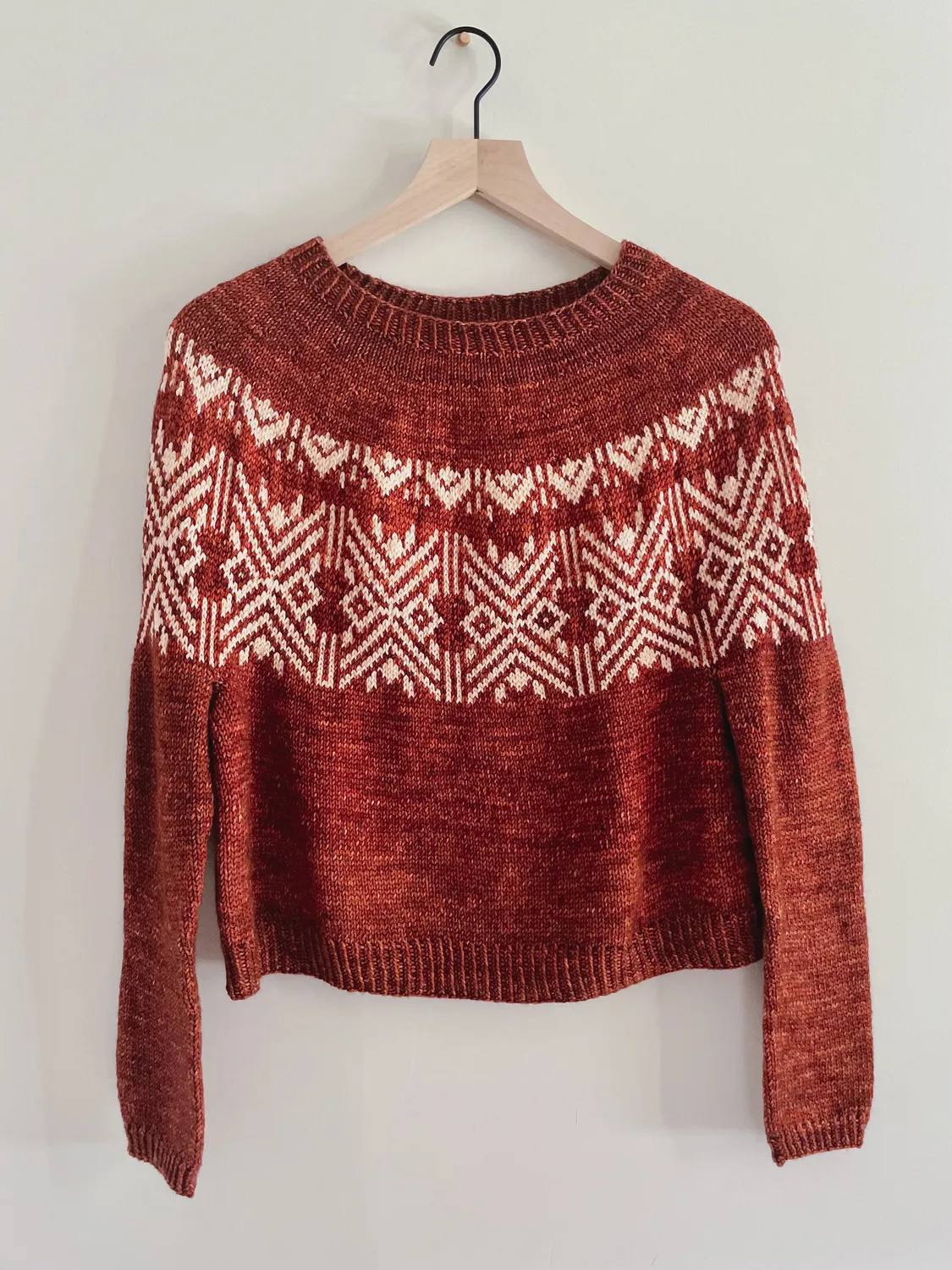 Madelinetosh Cedar Brook Anleitung PDF Pullover Colorwork