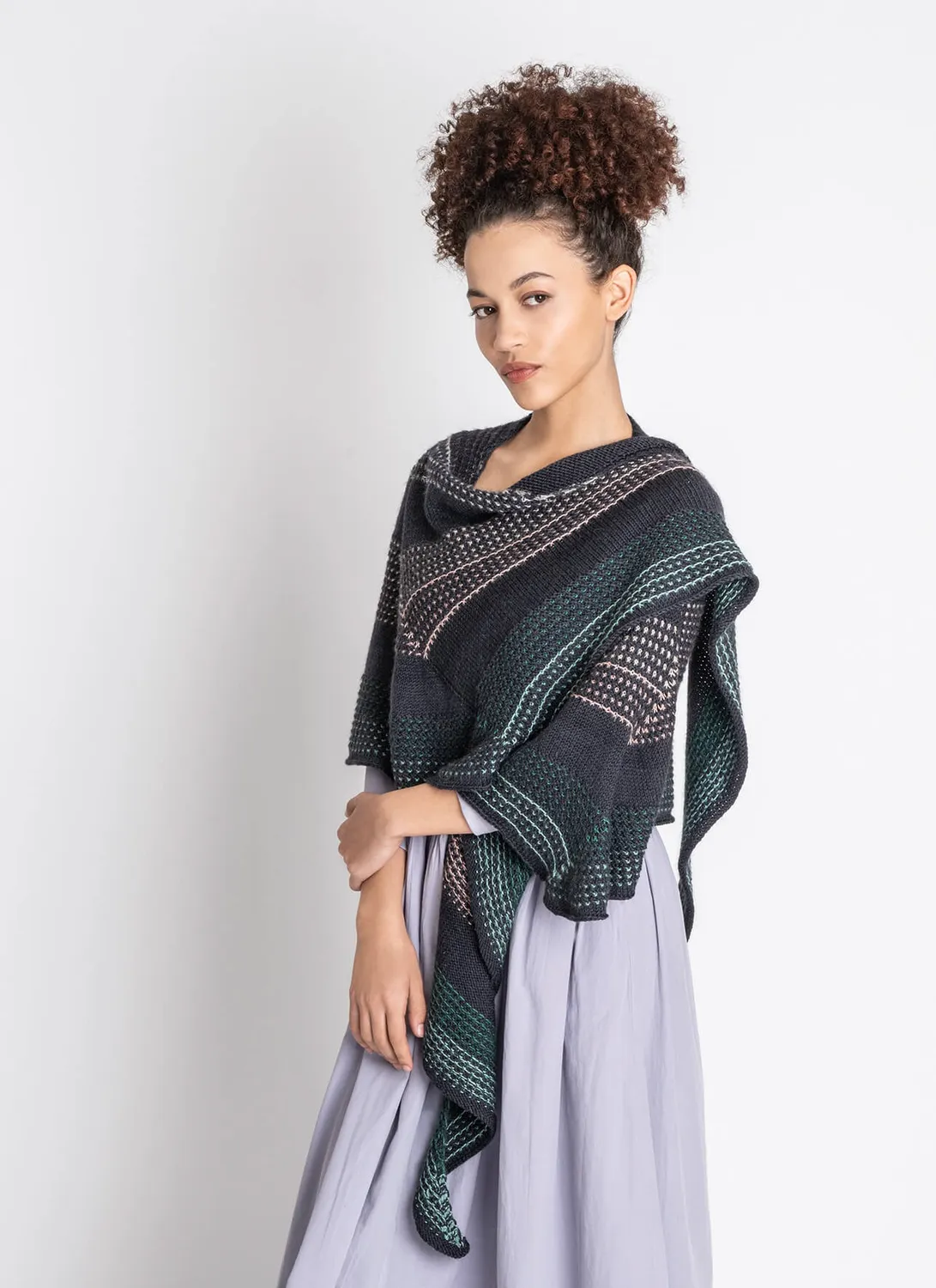 Blue Sky Fibers Tranquil Waters Shawl Strickanleitung Cape