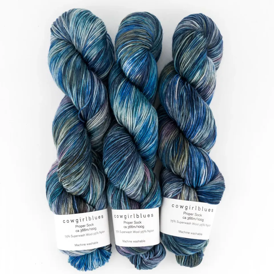 Cowgirlblues Proper Sock Far From the Shallow Garn