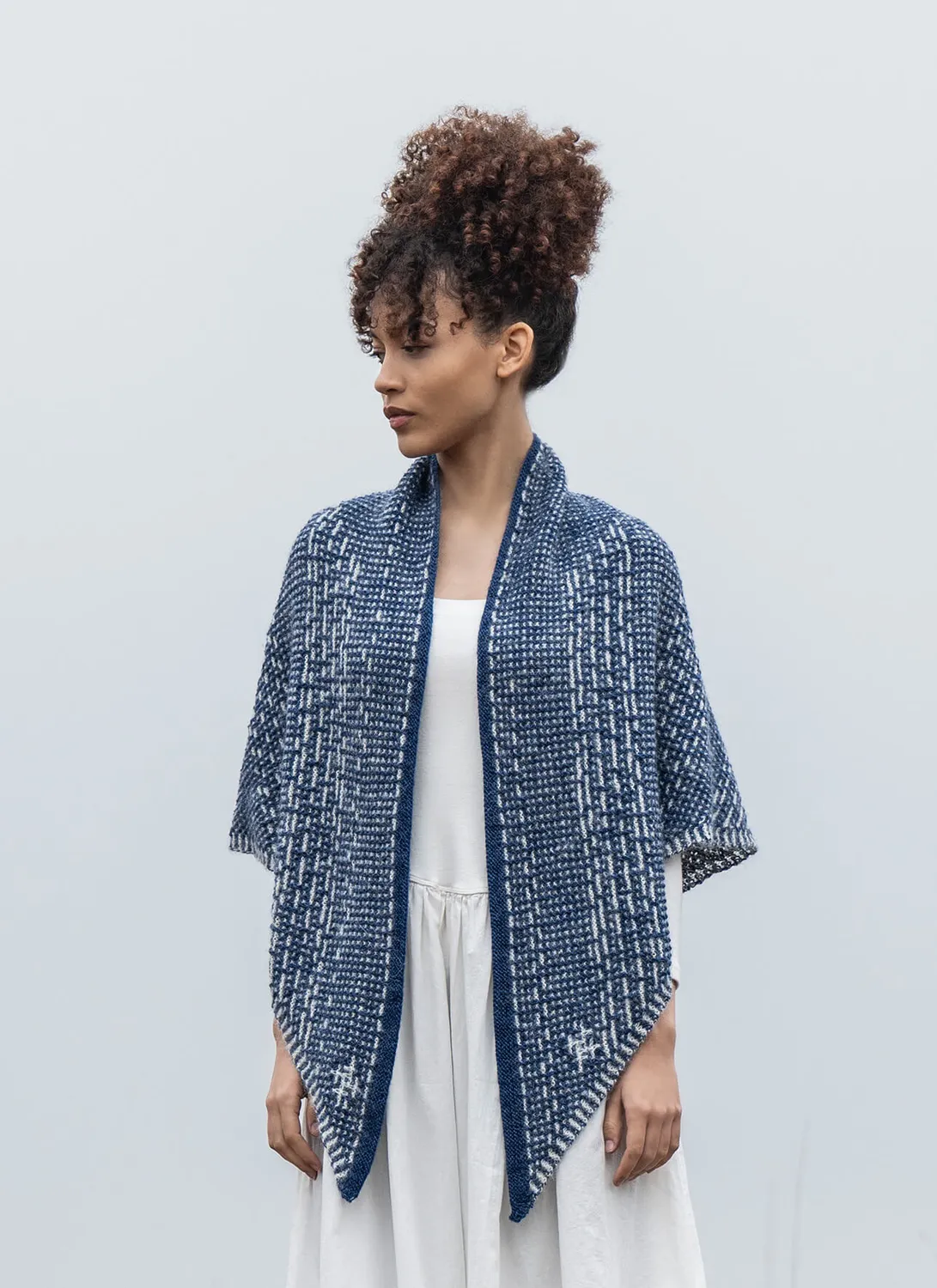 Blue Sky Fibers Classic Series Festive Night Shawl Strickanleitung