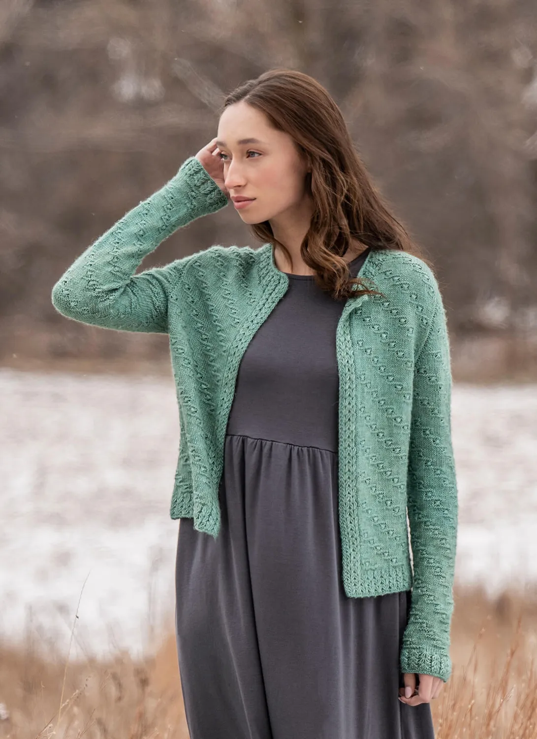 Blue Sky Fibers Ocean Bloom Cardigan Strickanleitung Wellenmuster