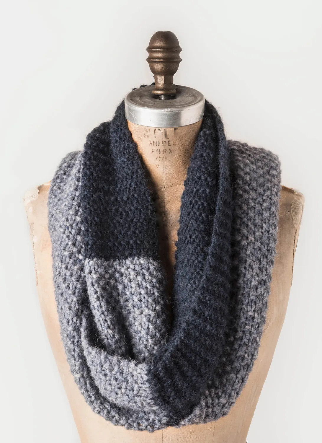 Blue Sky Fibers Classic Nevis Cowl Loop Strickanleitung PDF
