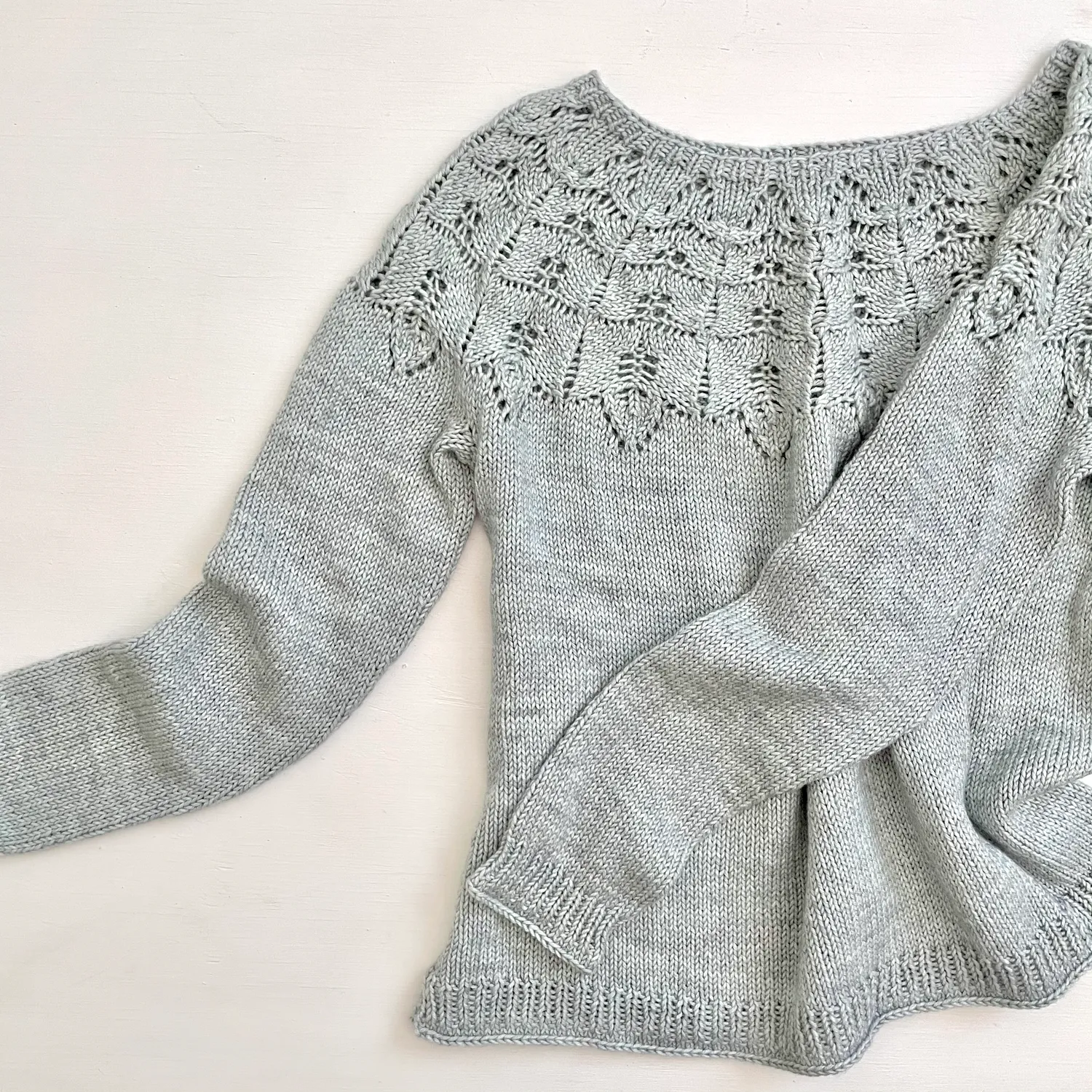 Madelinetosh Nouchali Strickanleitung Pullover PDF