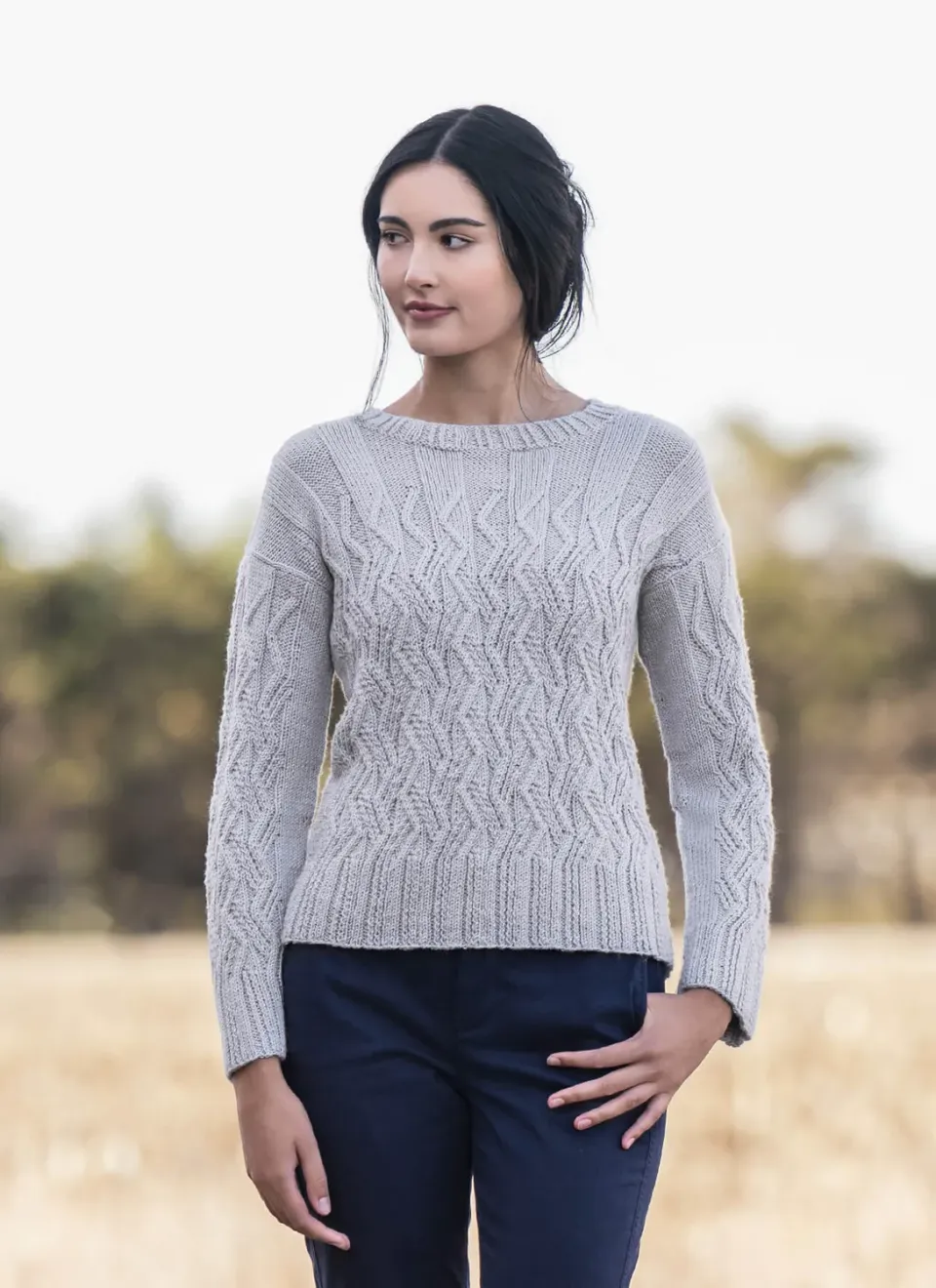 Blue Sky Fibers Classic Montevideo Pullover Strickanleitung Zopf