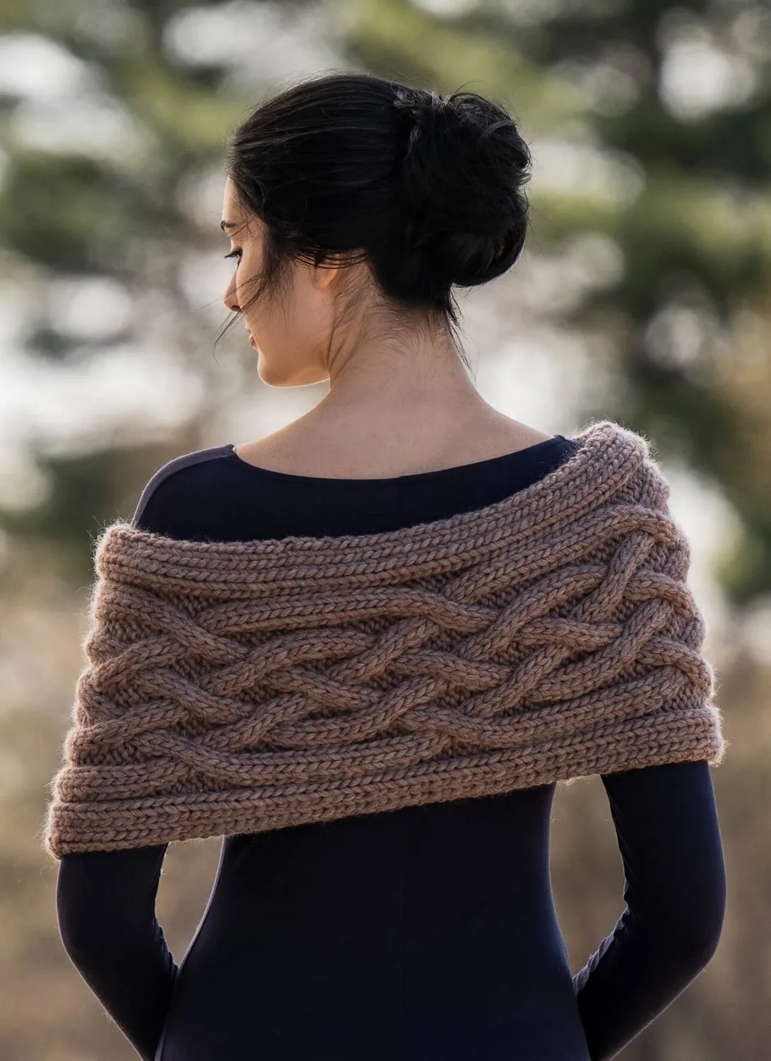Blue Sky Fibers Northern Vest & Cowl Strickanleitung Zopf-Set
