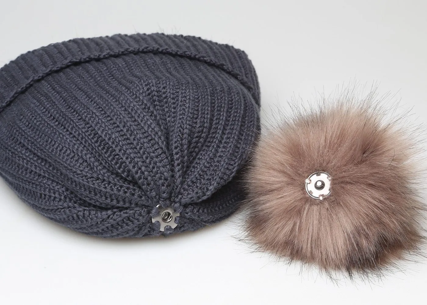 Go Handmade Bommel mit Knopf 11cm Kunstfell