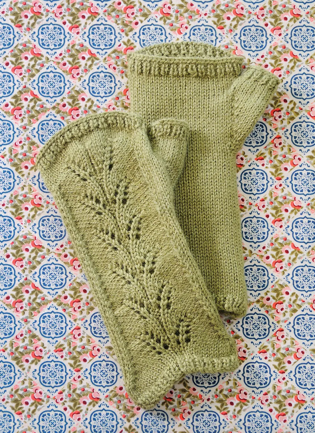 Blue Sky Fibers Classic Series Countess Mitts Strickanleitung 1250 Spitze