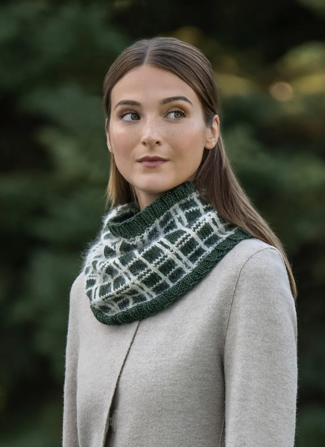 Blue Sky Fibers Classic 202607 Emerald Isle Cowl Strickanleitung