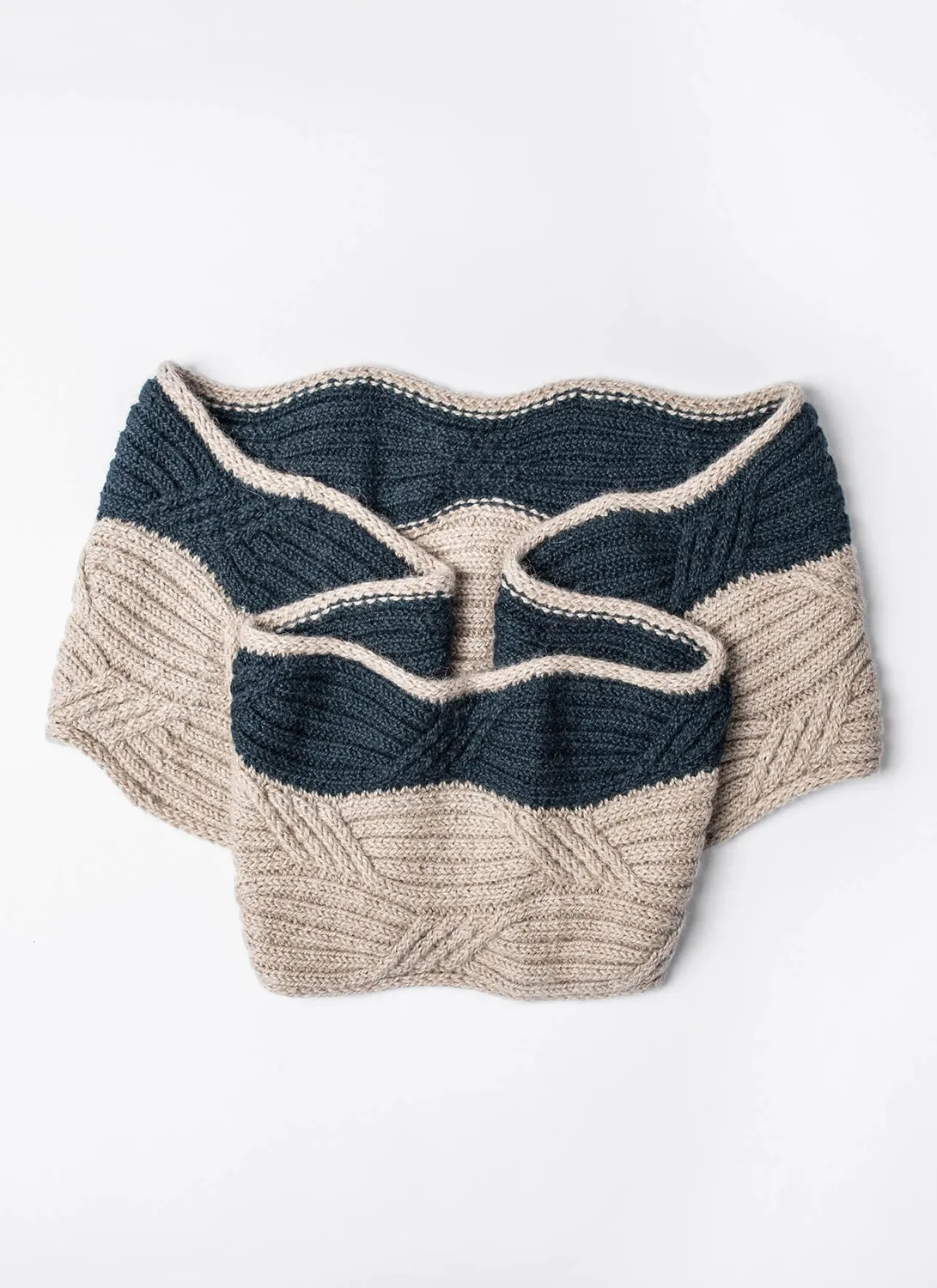 Blue Sky Fibers Fenton Cowl Strickanleitung Zopfmuster