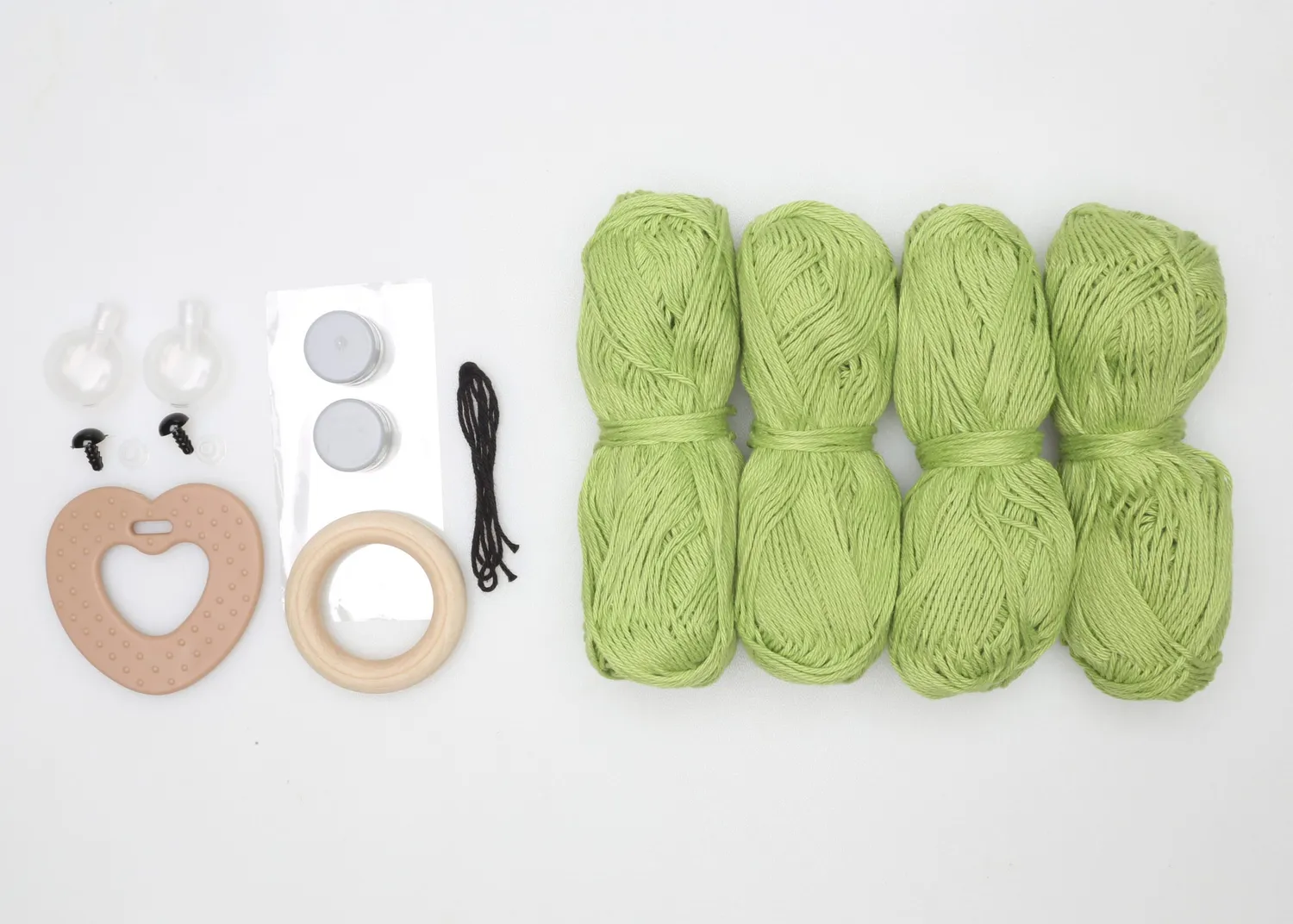 Go Handmade Sensory Teddy Häkelset Limette mit Rassel