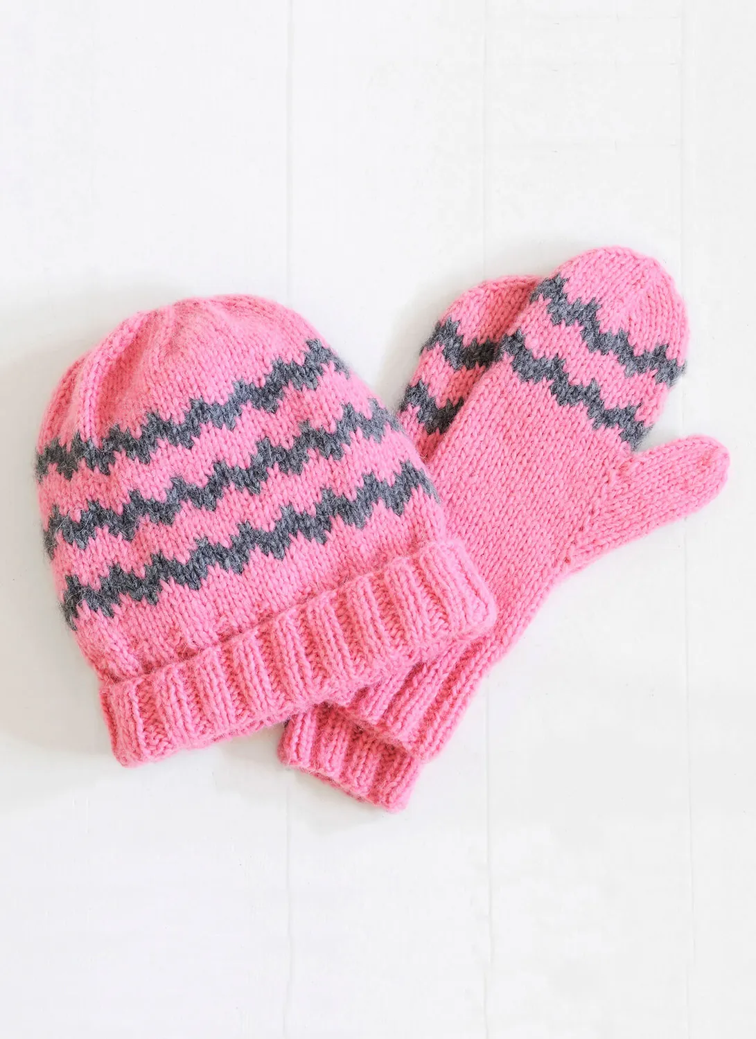 Blue Sky Fibers Zig Zag Mittens & Hat Strickanleitung Set Zickzack