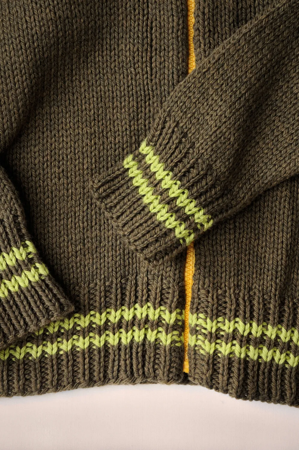 Blue Sky Fibers Track Jacket 9506 Strickanleitung Jacke