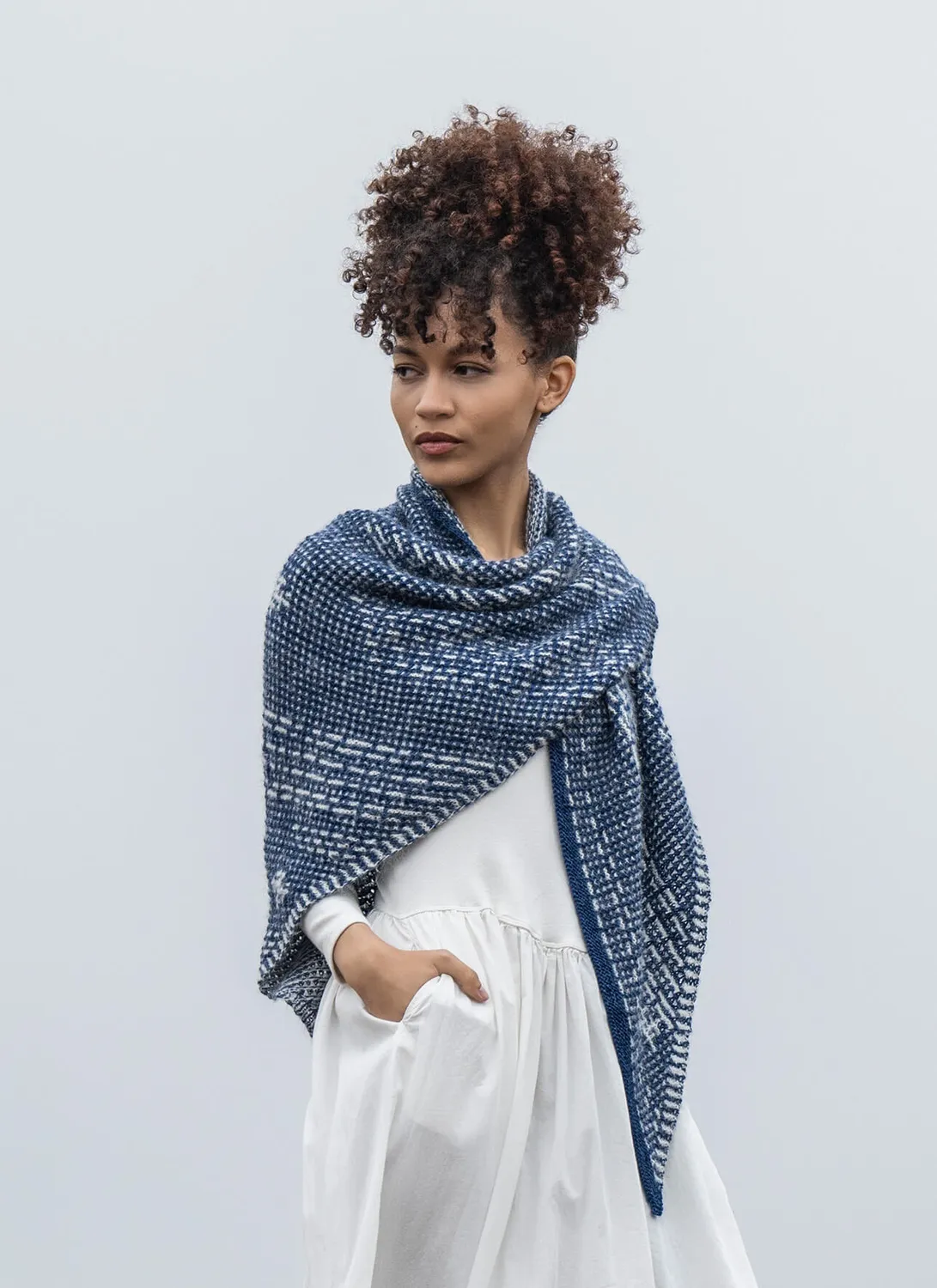 Blue Sky Fibers Classic Series Festive Night Shawl Strickanleitung