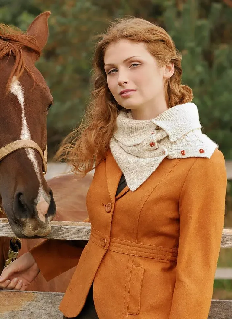Blue Sky Fibers Classic Button Up Cowl Loop Strickanleitung Zopf