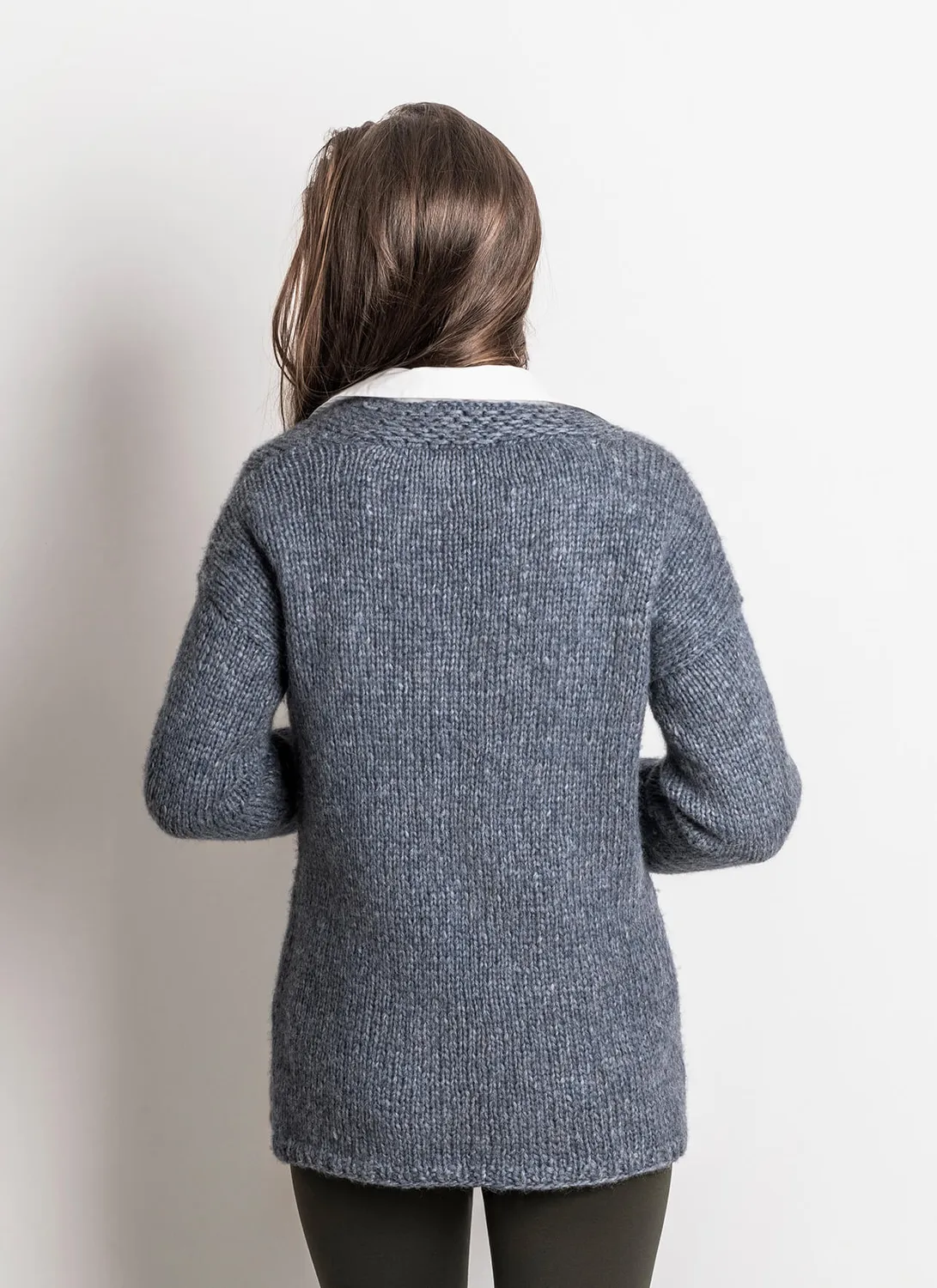 Blue Sky Fibers Silver Lake Sweater Strickanleitung V-Ausschnitt