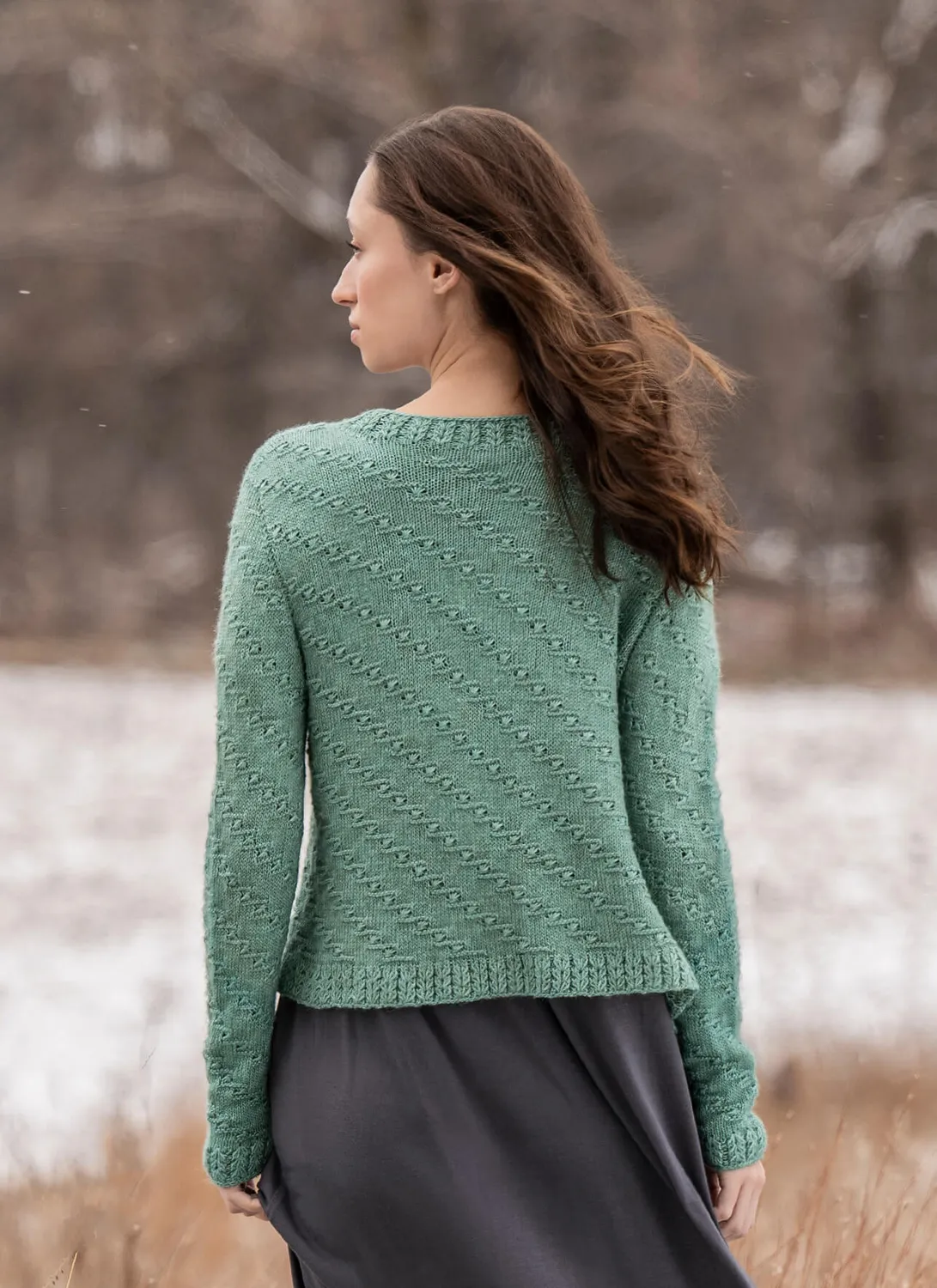 Blue Sky Fibers Ocean Bloom Cardigan Strickanleitung Wellenmuster