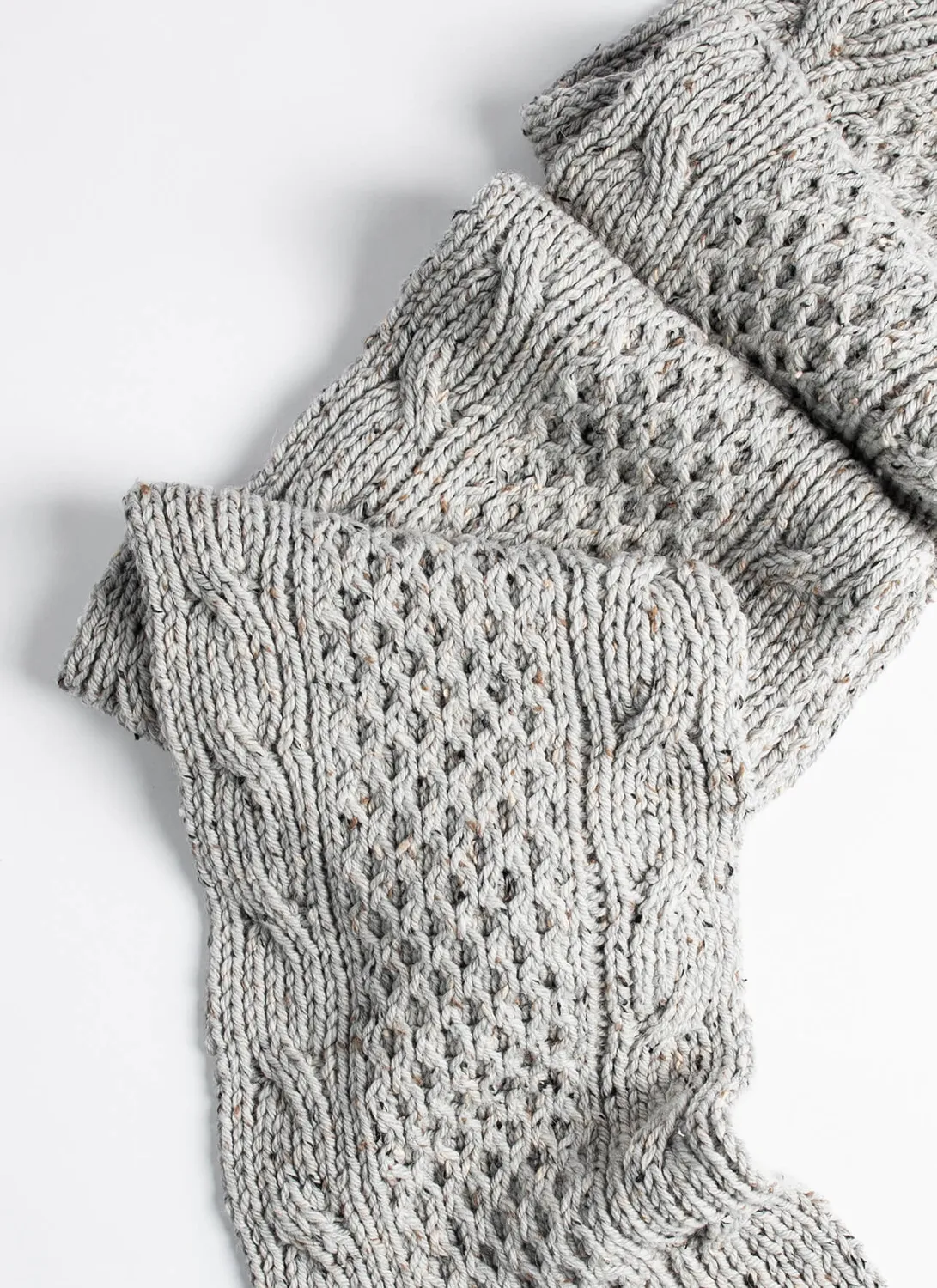 Blue Sky Fibers Urbana Scarf 202234 Strickanleitung Zopfschal