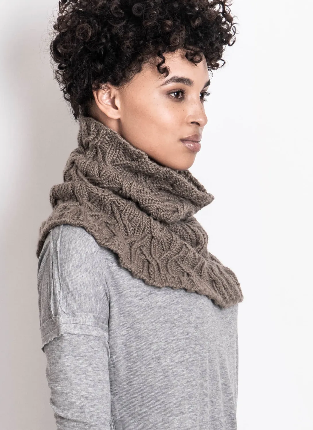 Blue Sky Fibers Classic Clarissa Cabled Cowl Strickanleitung