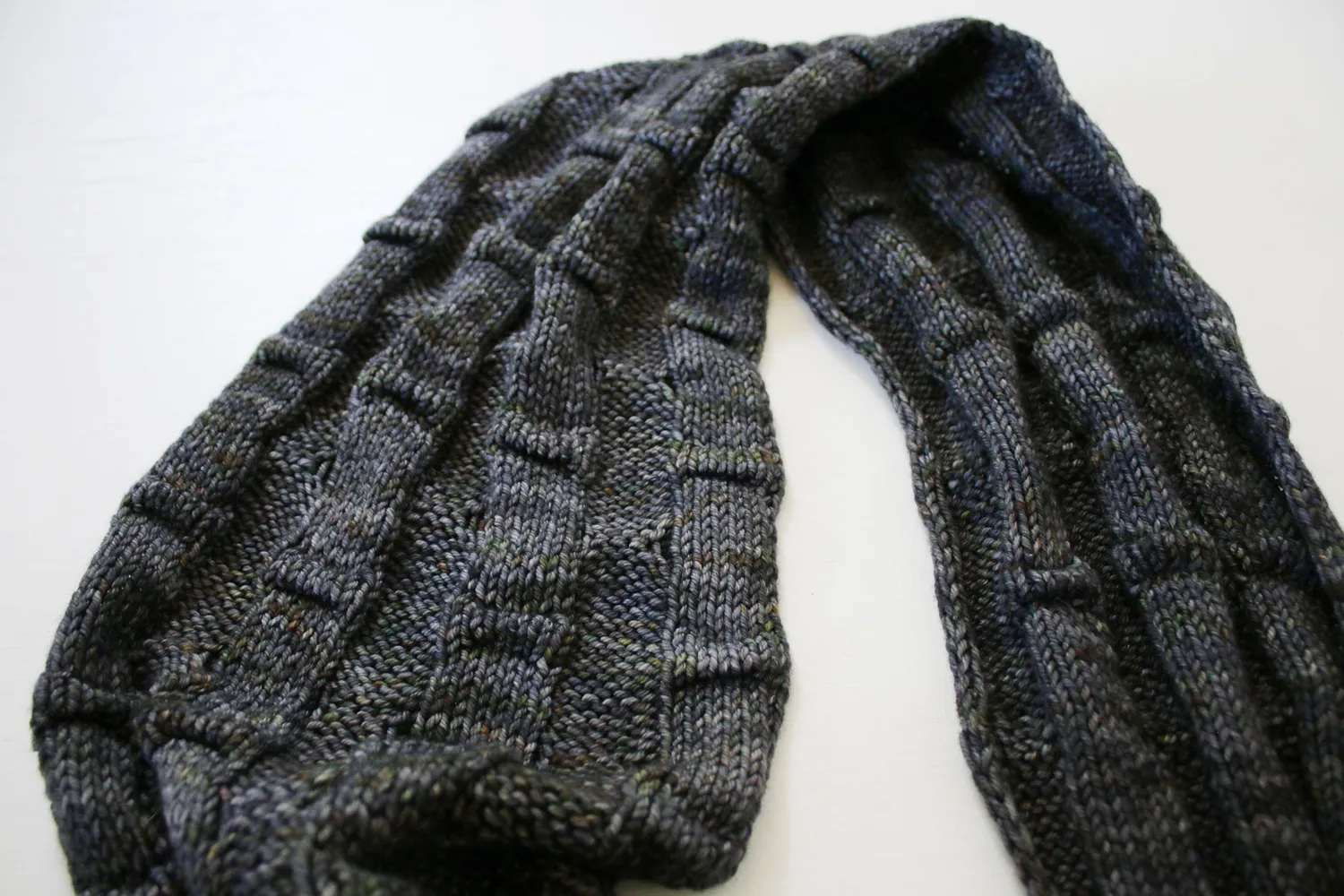 Madelinetosh Crowley Strickanleitung PDF Schal Stola