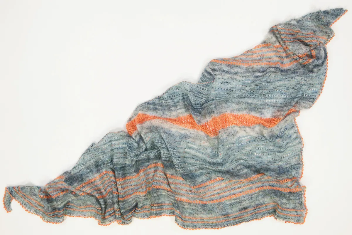 Cowgirlblues Joys of Spring Shawl Strickkit Tuch