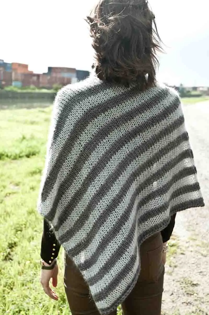 Cowgirlblues Soft Stripe Poncho Strickanleitung Streifen