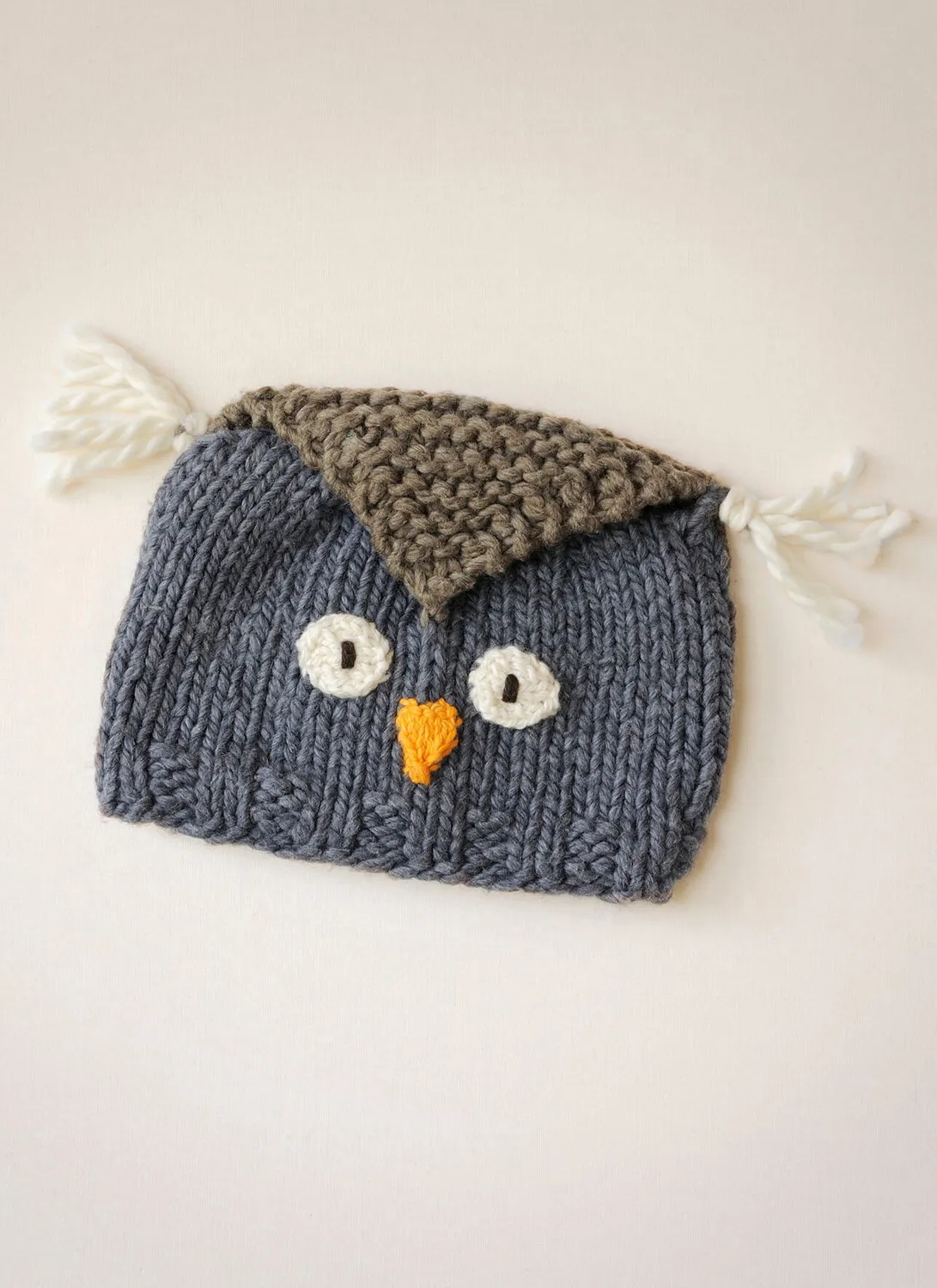 Blue Sky Fibers Classic Hoot Hat 9203 Strickanleitung Eulenmütze