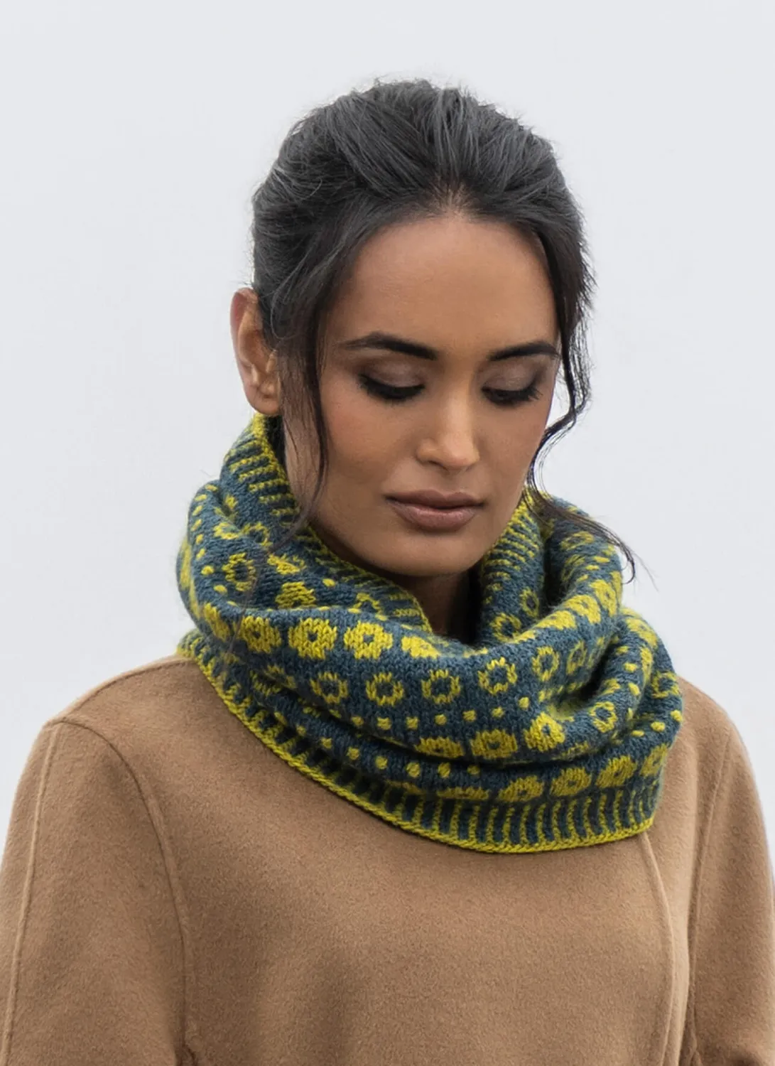 Blue Sky Fibers Orbital Cowl Strickanleitung Colorwork