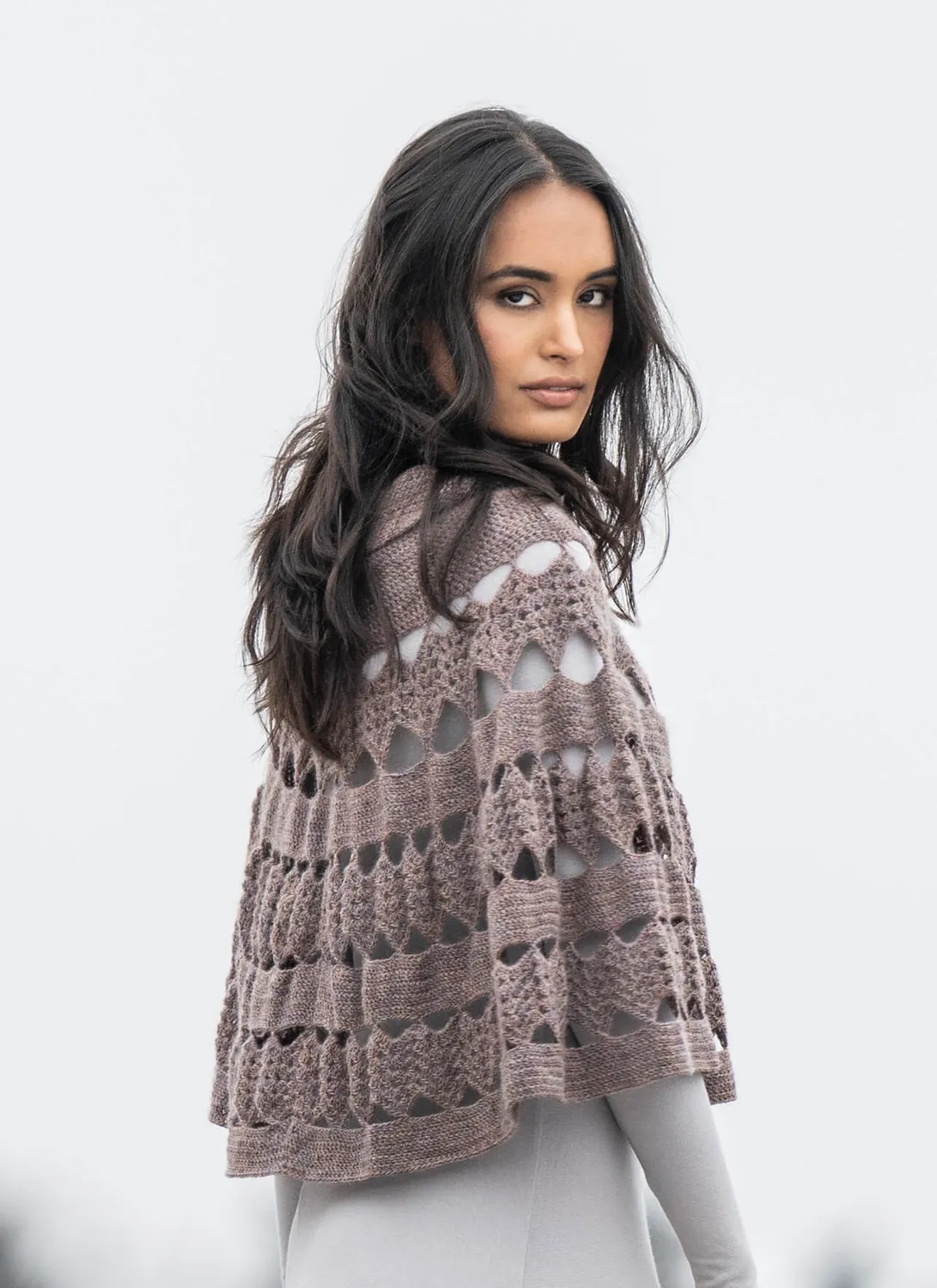 Blue Sky Fibers Classic 202426 Nocturne Capelet Häkelanleitung