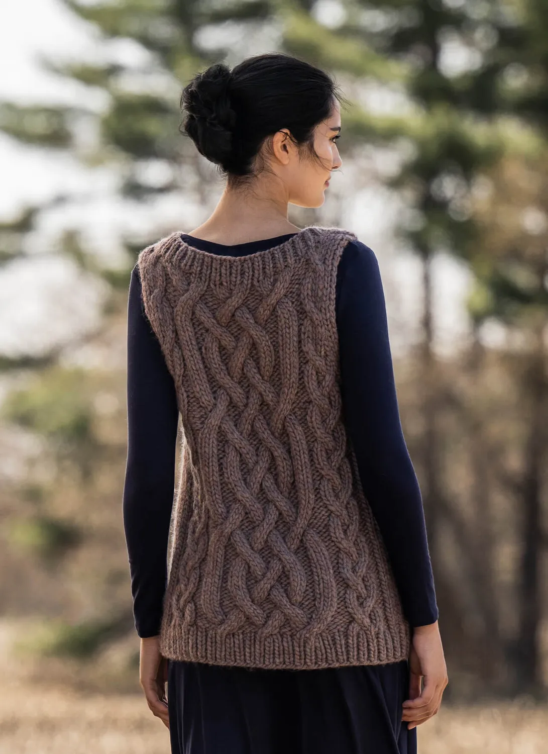 Blue Sky Fibers Northern Vest & Cowl Strickanleitung Zopf-Set