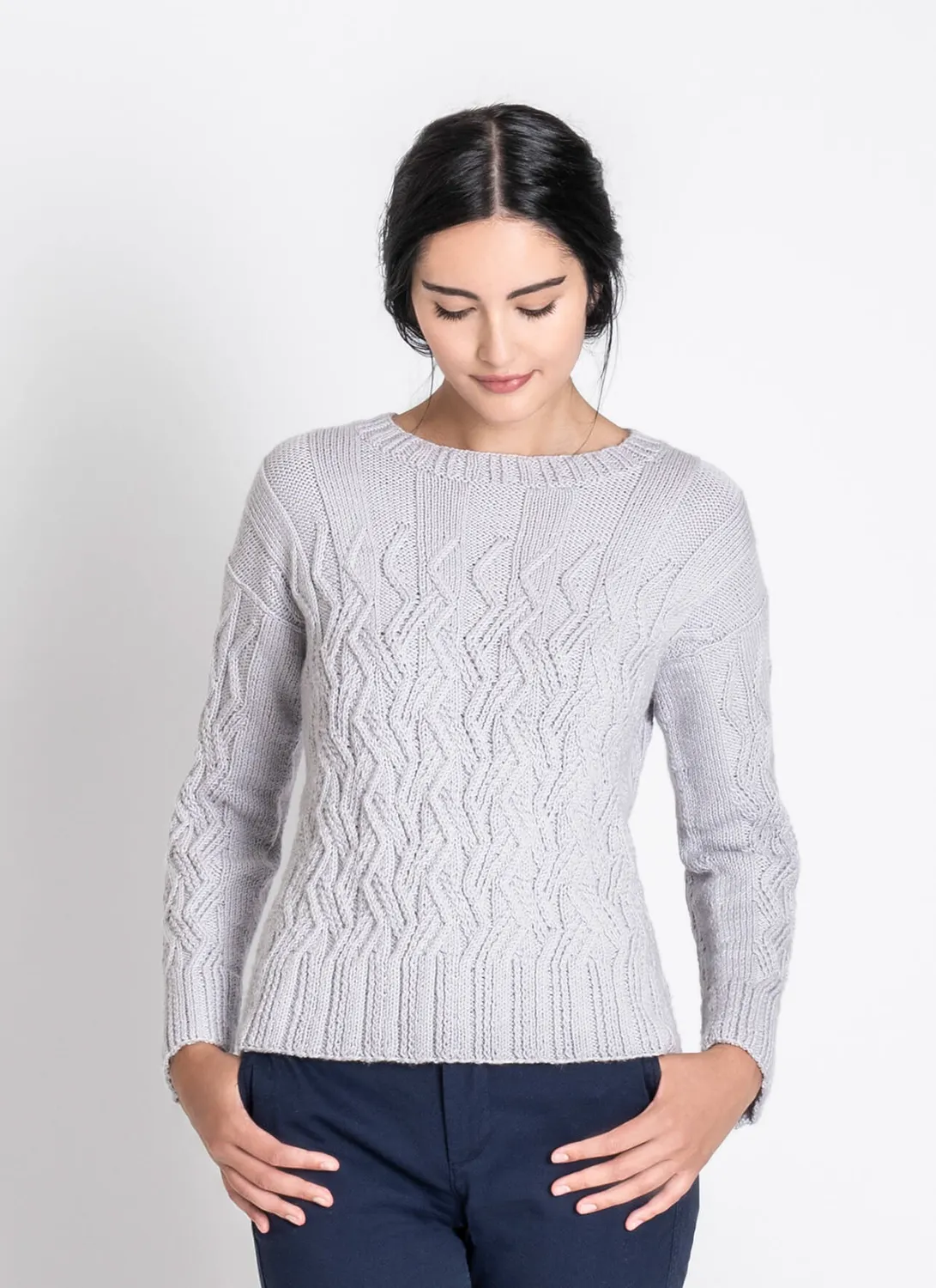 Blue Sky Fibers Classic Montevideo Pullover Strickanleitung Zopf