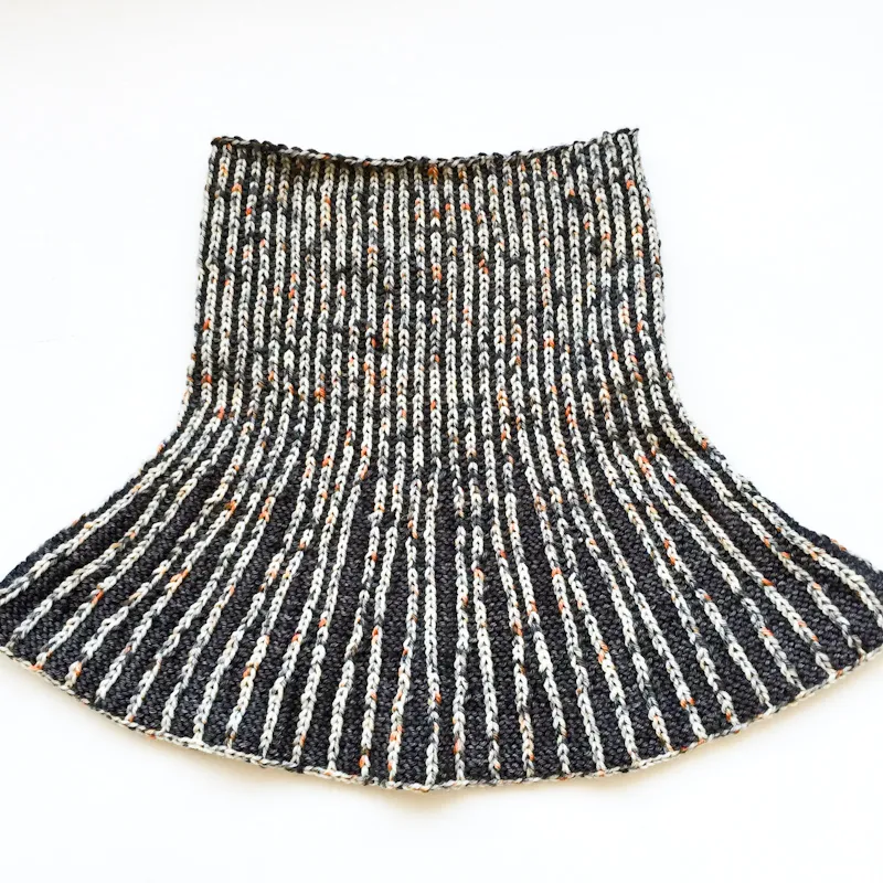 Cowgirlblues LoveLetter Cowl Strickanleitung Kontrast