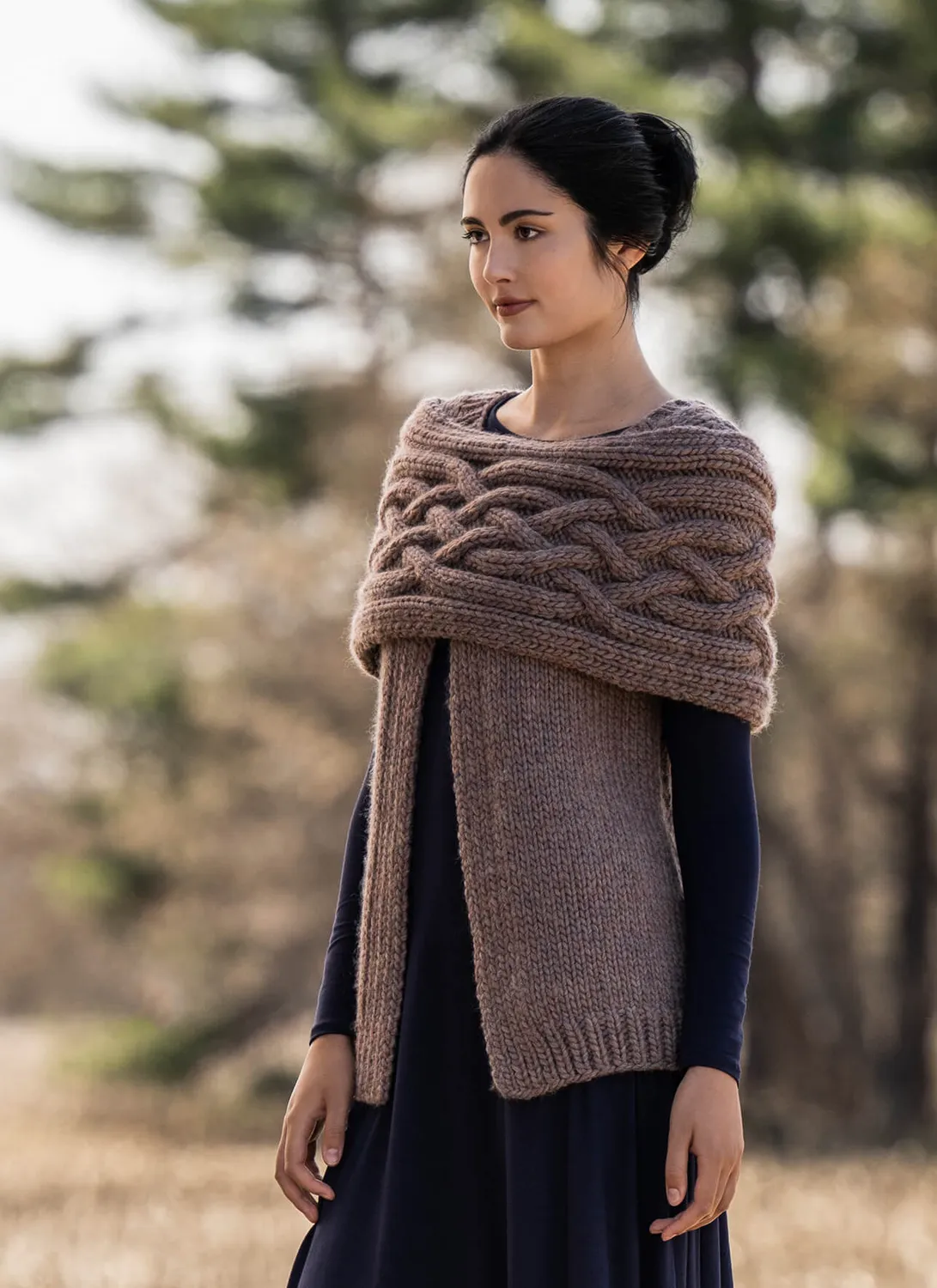 Blue Sky Fibers Northern Vest & Cowl Strickanleitung Zopf-Set