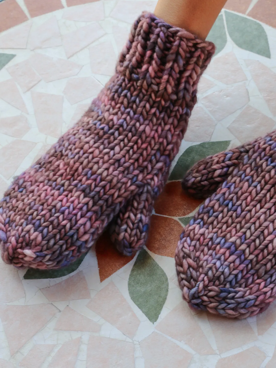 Madelinetosh Poppy Mittens Kit Strickset Superb Merino