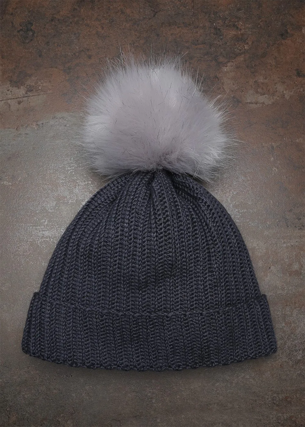 Go Handmade Bommel mit Knopf grau 11 cm Kunstfell