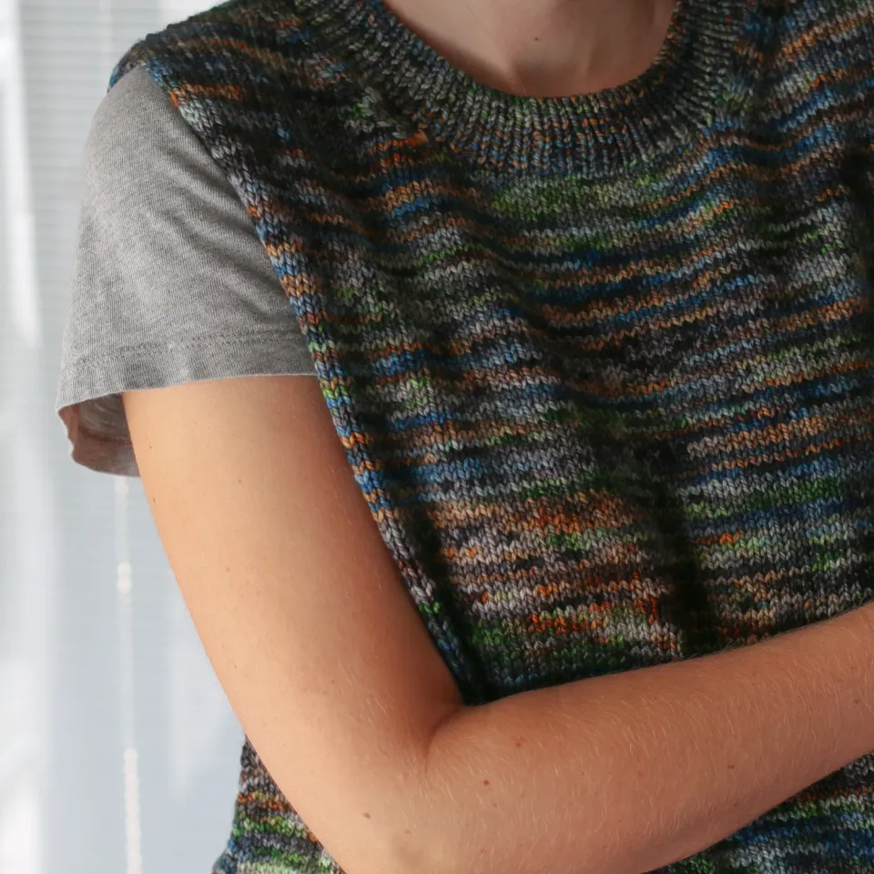 Madelinetosh Dear John PDF Strickanleitung Weste DK Gr.1-9