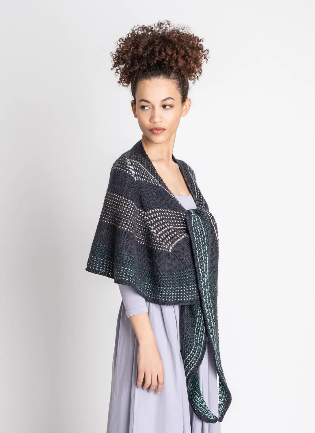 Blue Sky Fibers Tranquil Waters Shawl Strickanleitung Cape