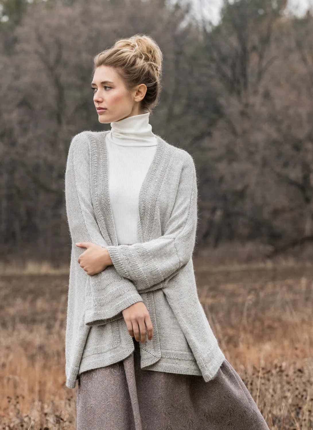 Blue Sky Fibers Celebration Poncho Strickanleitung Metalico Silber