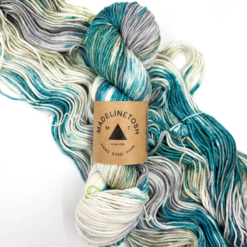Madelinetosh Stitchin States Connecticut Hank-ee Doodle Garn Socke