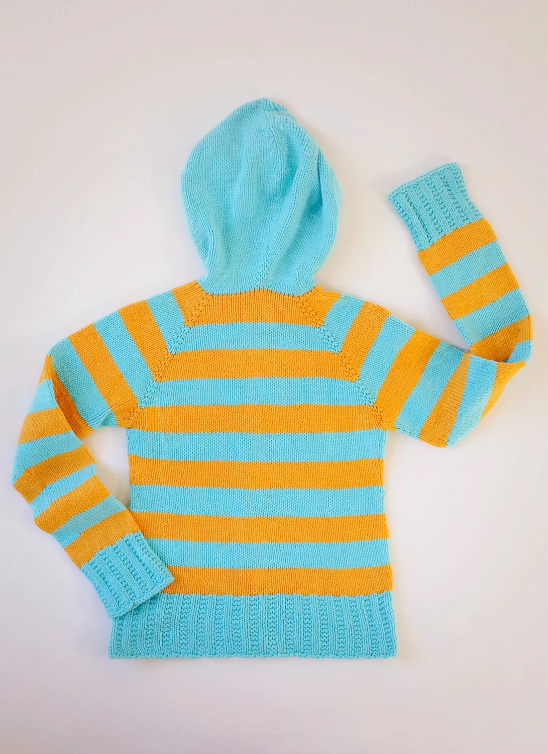 Blue Sky Fibers Classic School Colors Hoodie Strickanleitung Jacke
