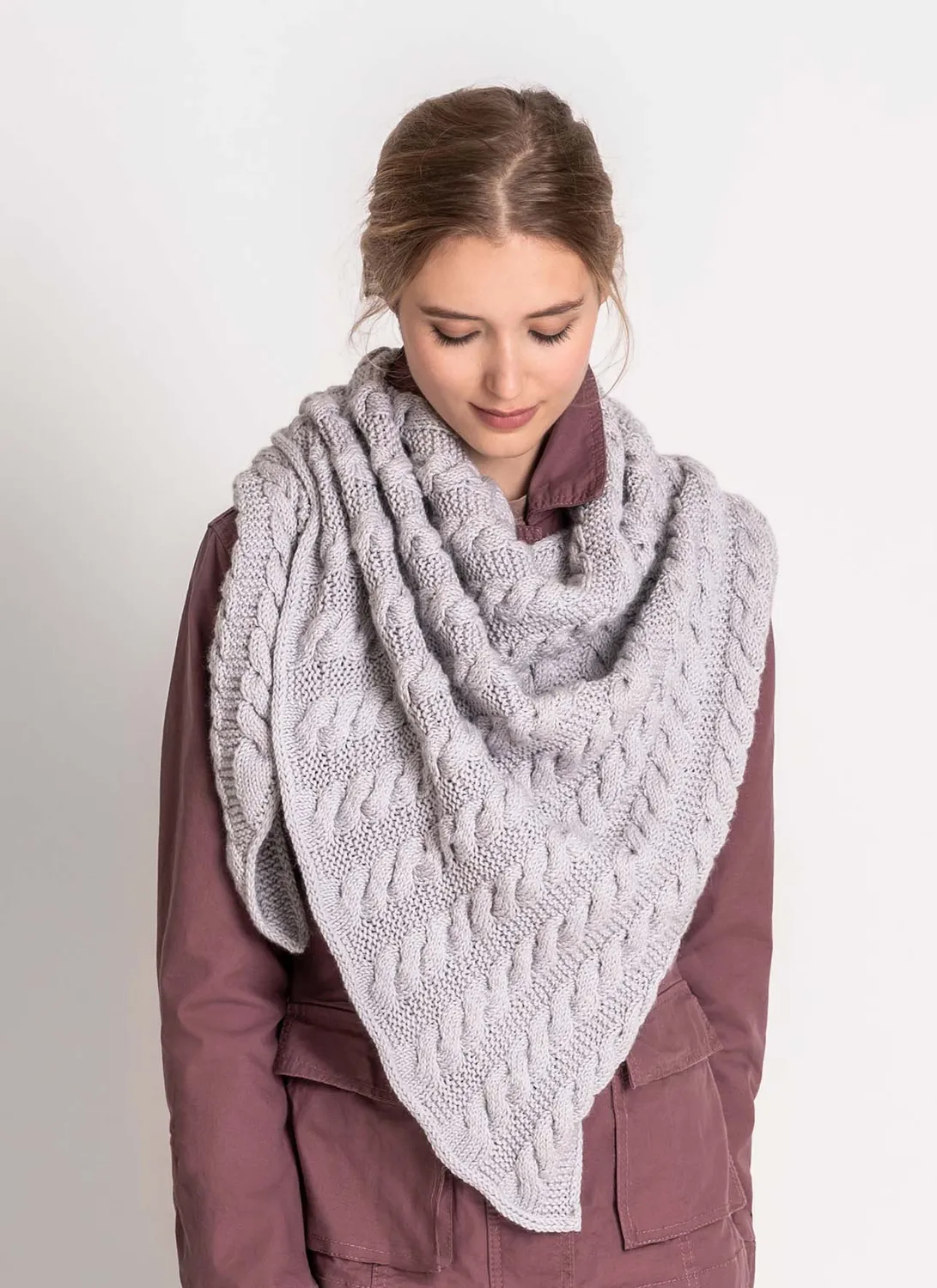 Blue Sky Fibers Classic Series Livonia Shawl Strickanleitung Zopf