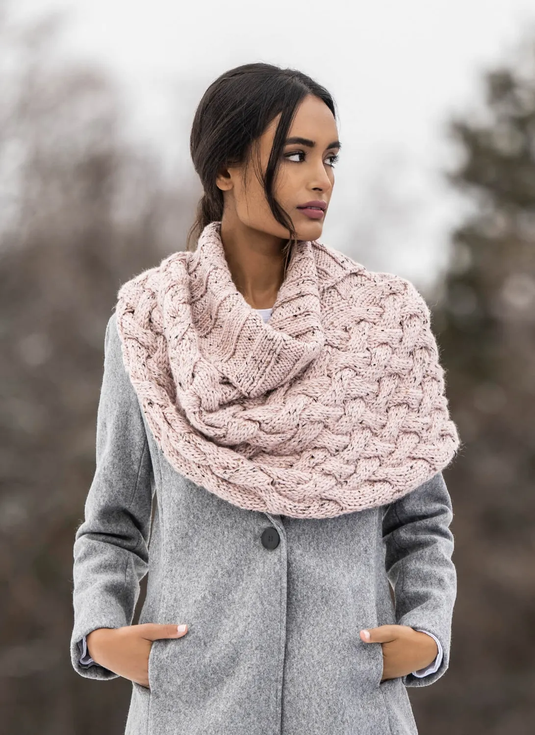 Blue Sky Fibers Classic Ely Capelet Strickanleitung Zopfmuster