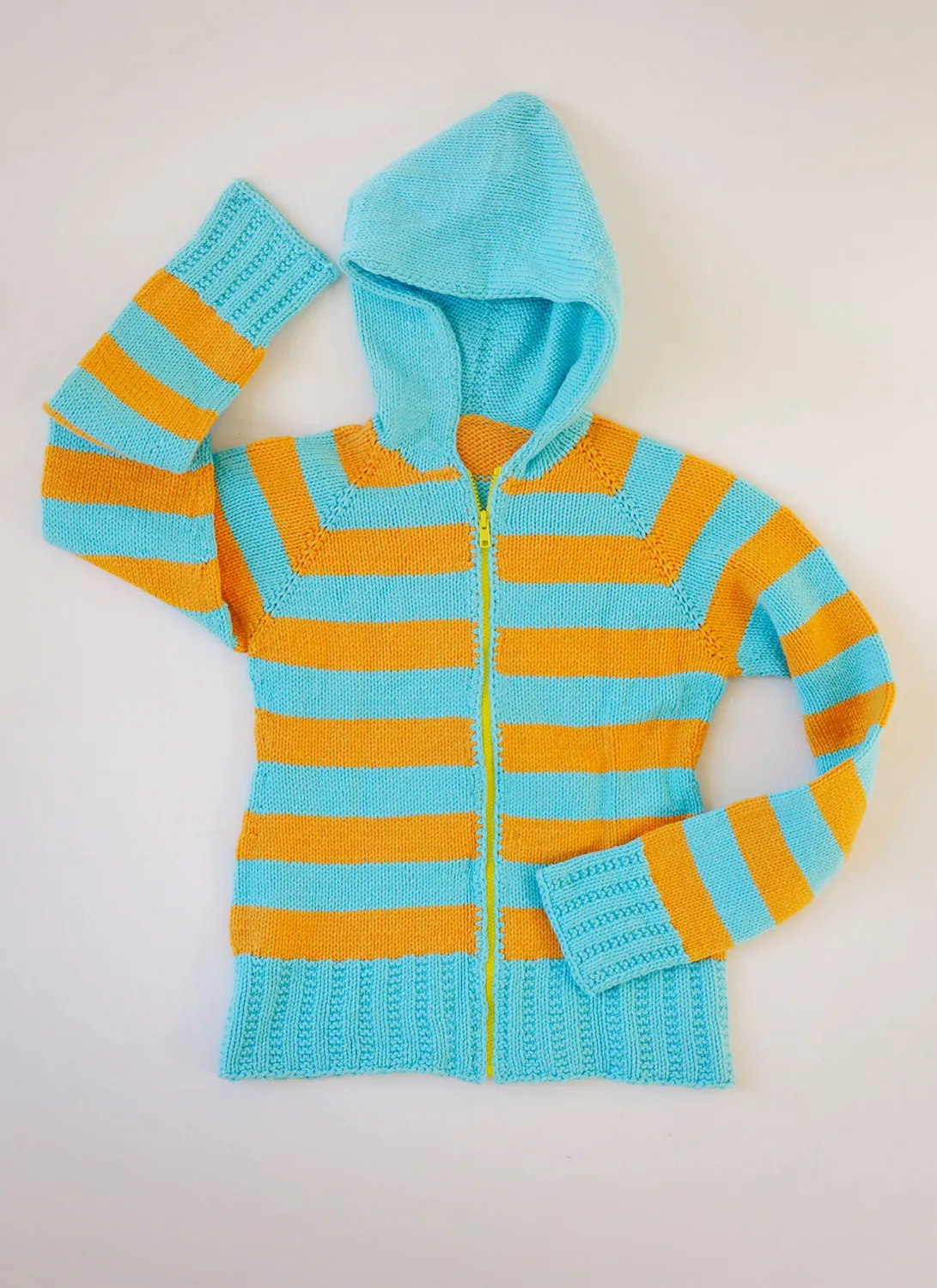 Blue Sky Fibers Classic School Colors Hoodie Strickanleitung Jacke