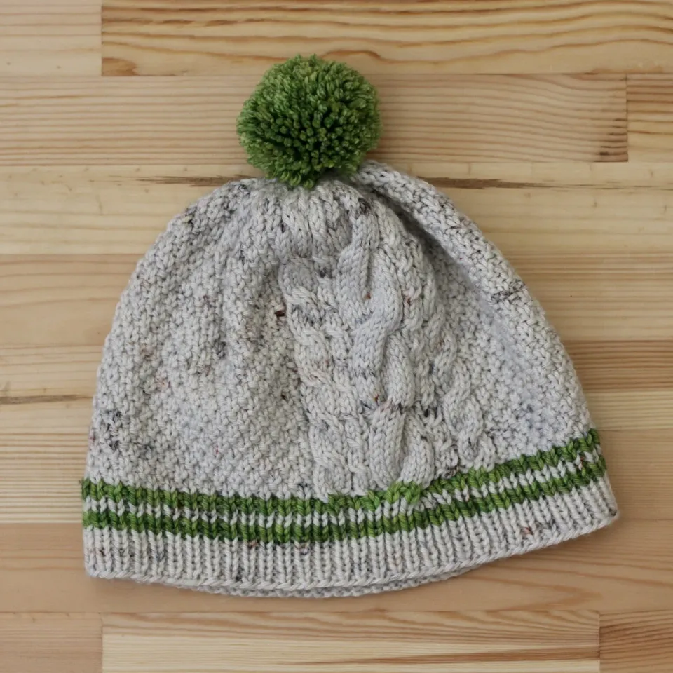 Madelinetosh Folklore Hat Strickanleitung PDF Horn Zopfmuster
