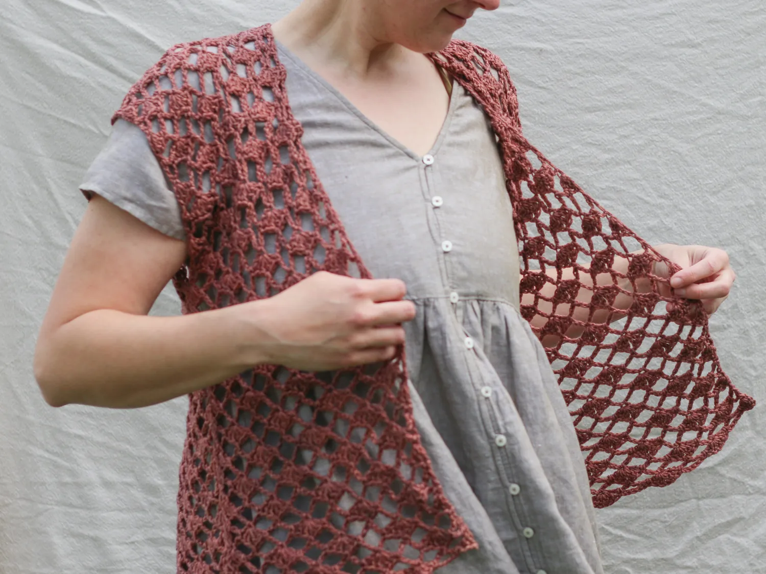 Madelinetosh Low Tide Shrug Häkelanleitung PDF DK