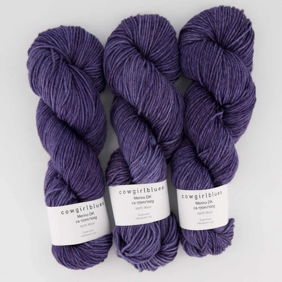 Cowgirlblues Merino DK Aubergine Wolle handgefärbt