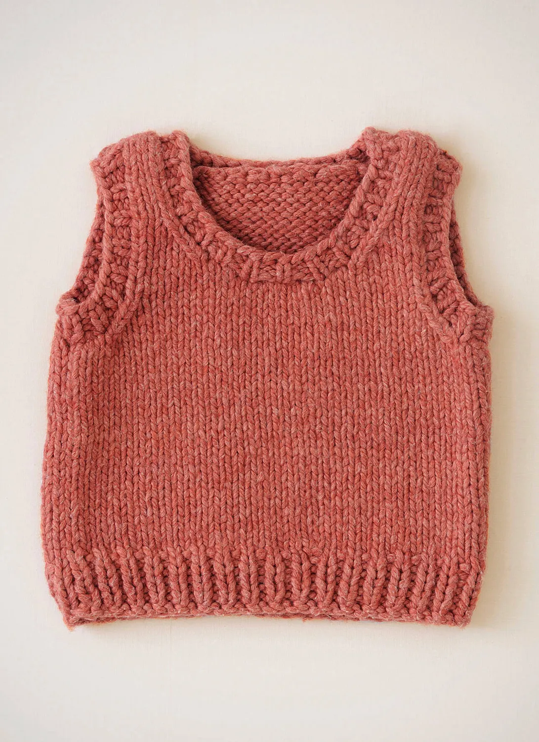 Blue Sky Fibers Classic Series Li’l Man Vest Strickanleitung Kinder