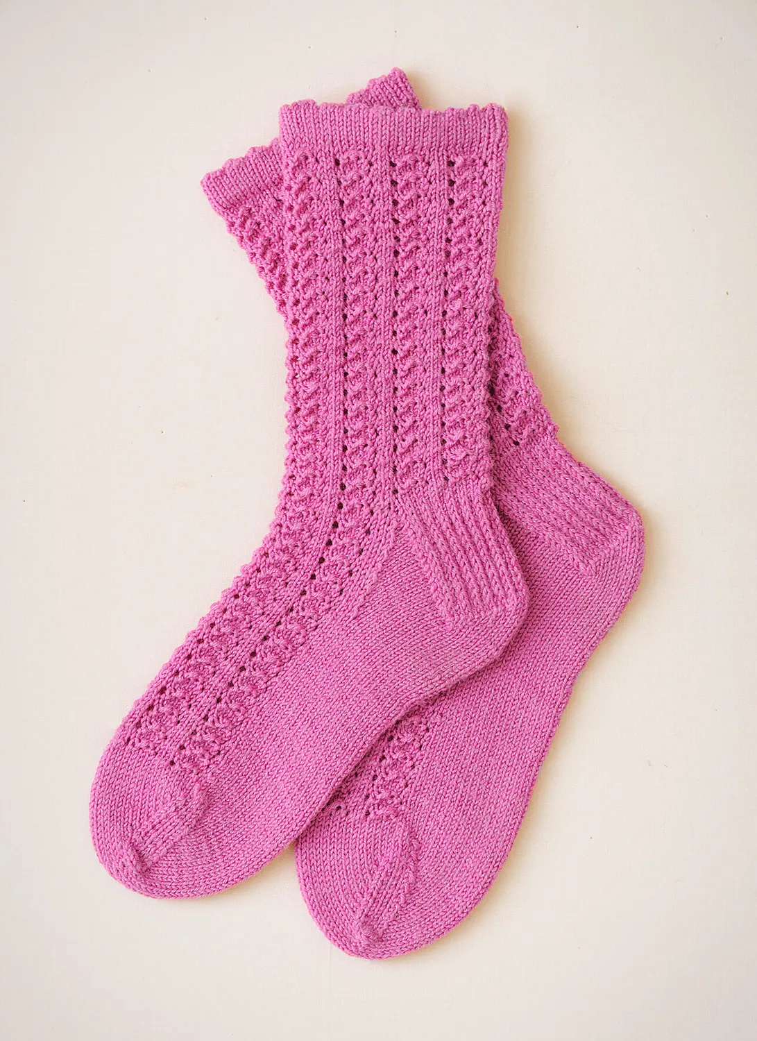 Blue Sky Fibers Classic Sassy Stockings Sockenanleitung
