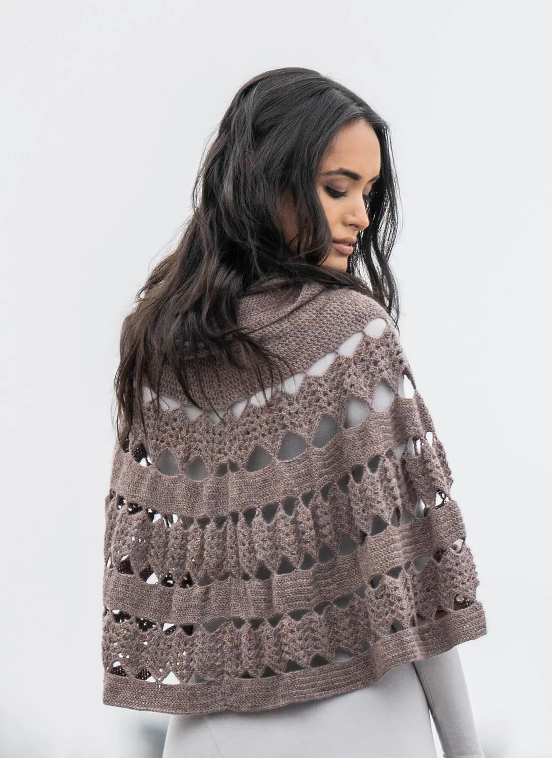 Blue Sky Fibers Classic 202426 Nocturne Capelet Häkelanleitung