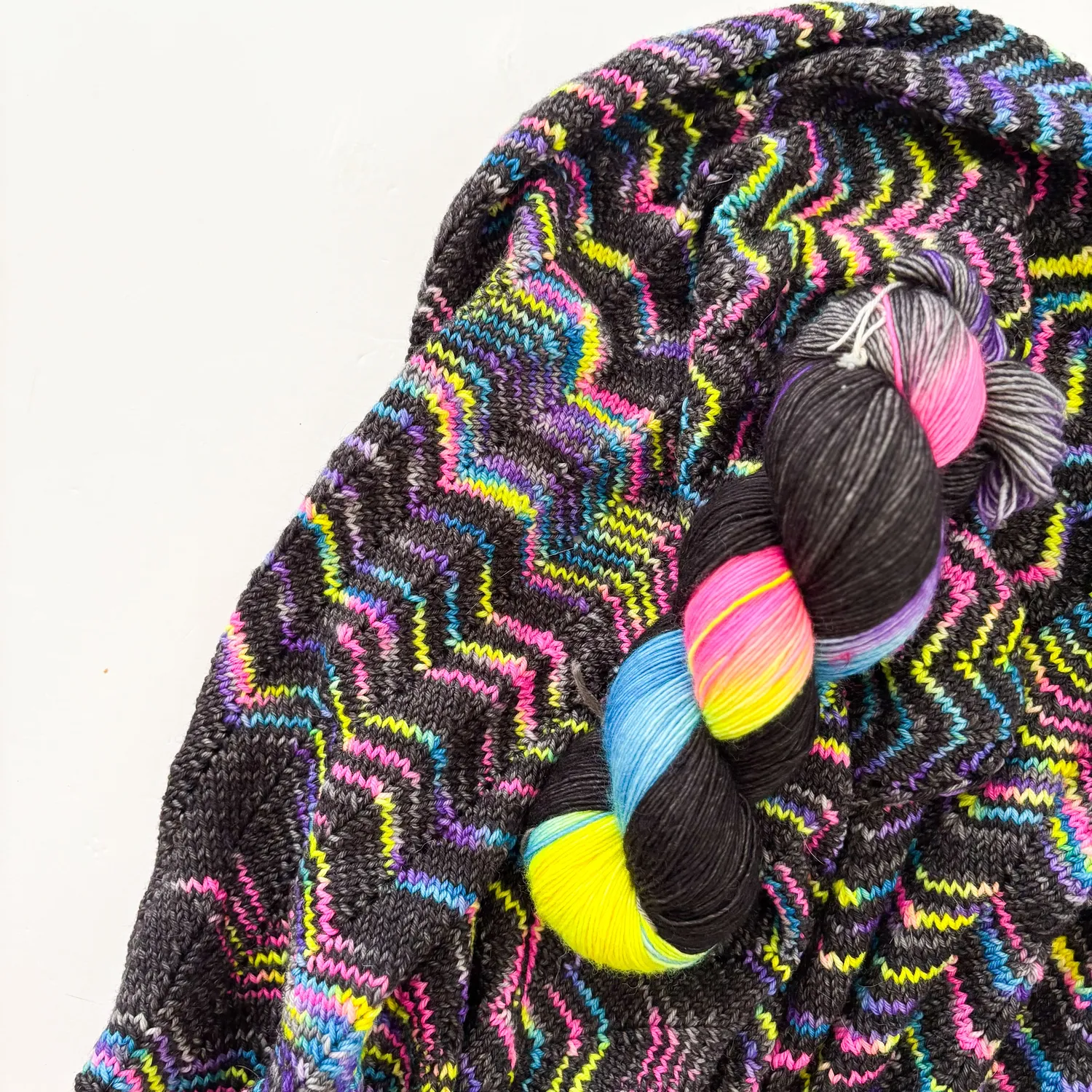 Madelinetosh Rainbow Road Strickanleitung PDF Tuch